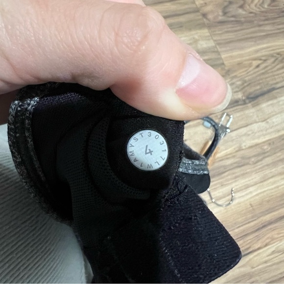 Lululemon Power Pose Tank Top Heathered Black - Picture 7 of 8